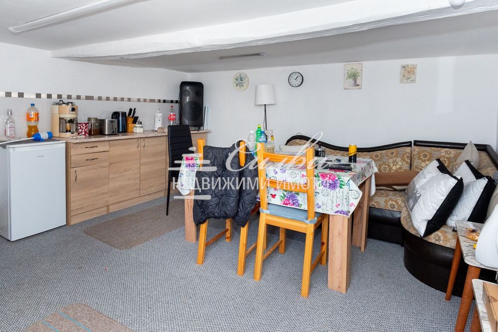 Самостоятелна къща - с.Ивански