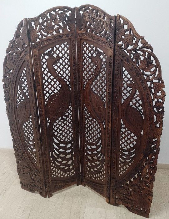 Superb paravan antic din lemn mahon, 4 polițe sculptate integral manua