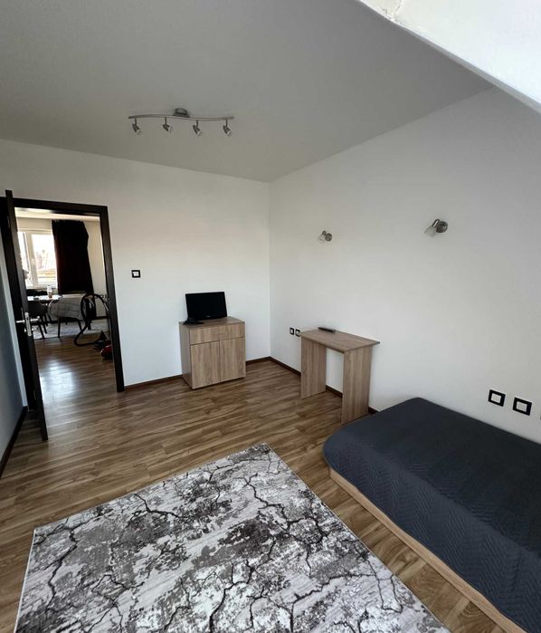 Дава се под наем Тристаен апартамент в София, Център - 96 кв.м за 499 € - Снимка #2