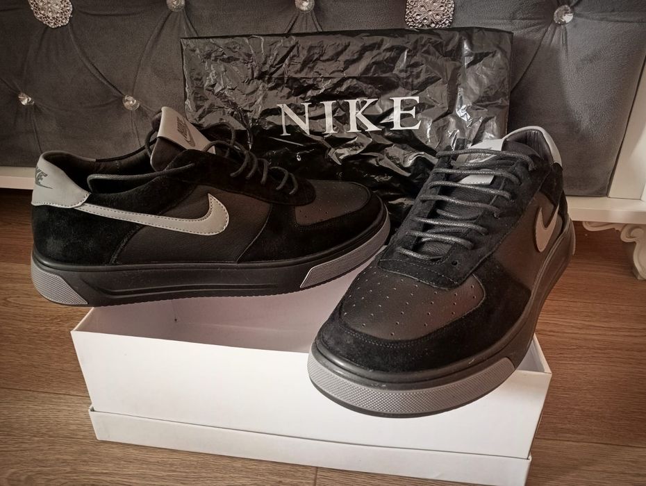 Продается кроссовки Nike