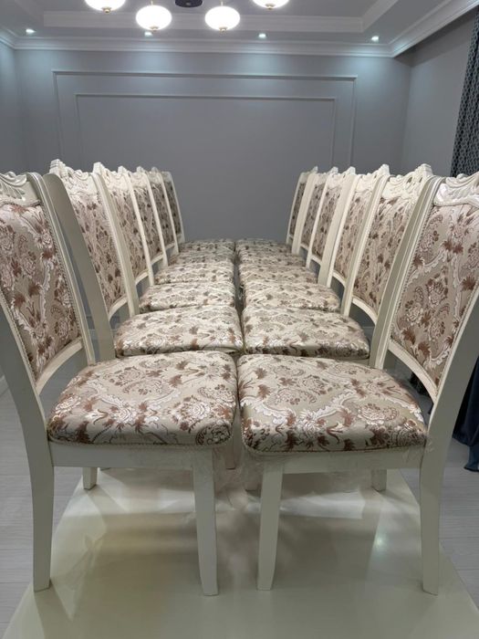 Продам стол и стулья