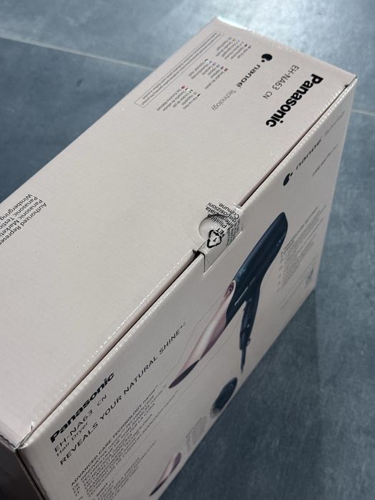 Uscator de par Panasonic EH-NA63 cu tehnologie Nanoe