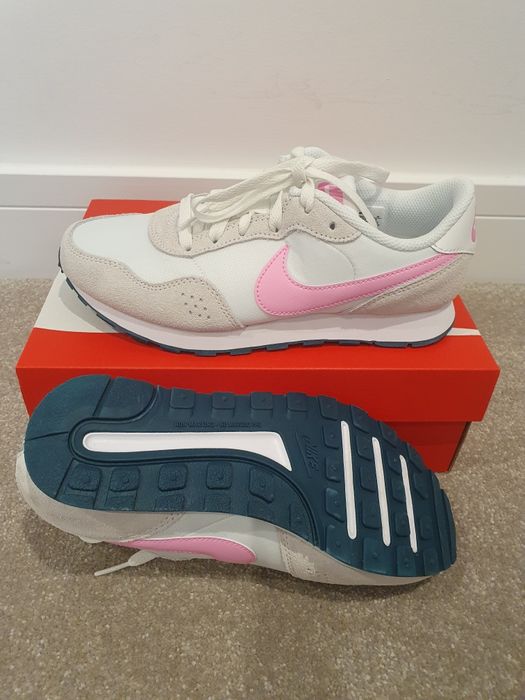 Маратонки Nike MD Valiant, н.36,5, нови