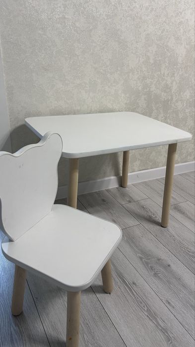 Детский столик и стульчик