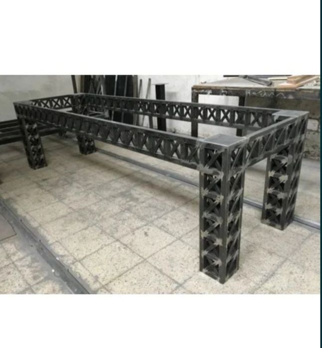 Metal kanstruksiya Loftchi.