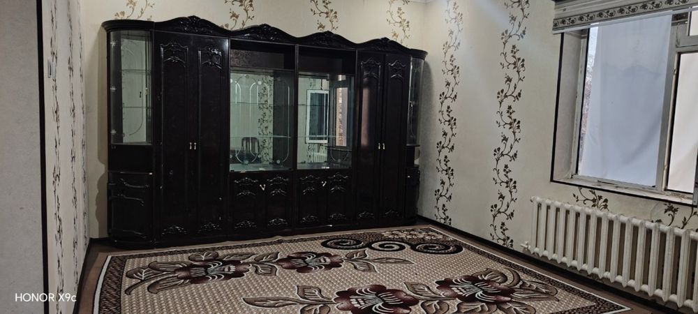 Arendaga xovli Food city bozor tomonda