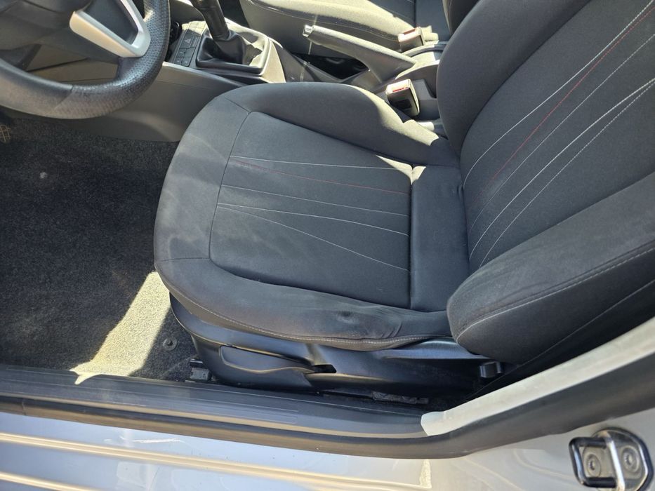 На части Seat Ibiza 1.6tdi Cay ръчка 2011г Сеат Ибиза