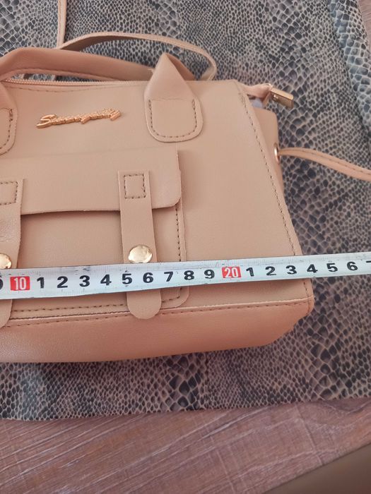 Пола змийски принт с чанта