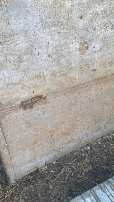 Продам решетки, балки,дверь б/у