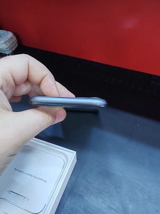 Iphone 11 продам