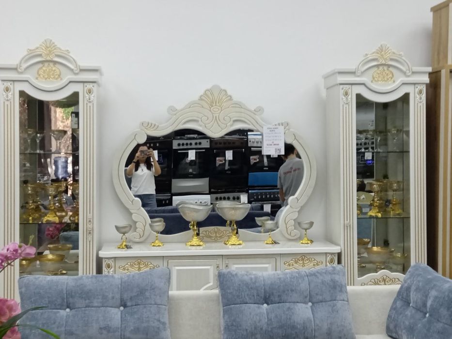 Стенка холати зур