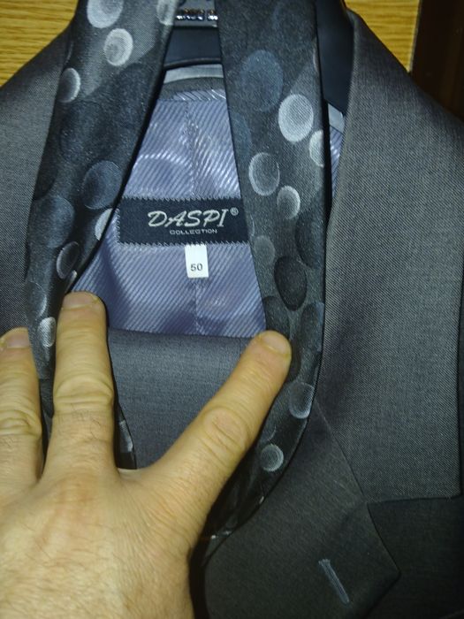 Vind costum marimea 50!