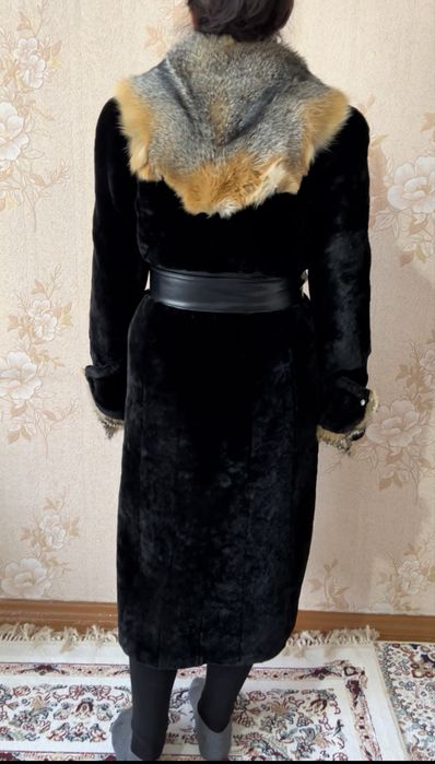 Продаётся шуба в отличном состгянии