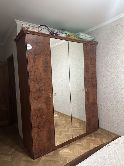 Продам спальный гарнитур