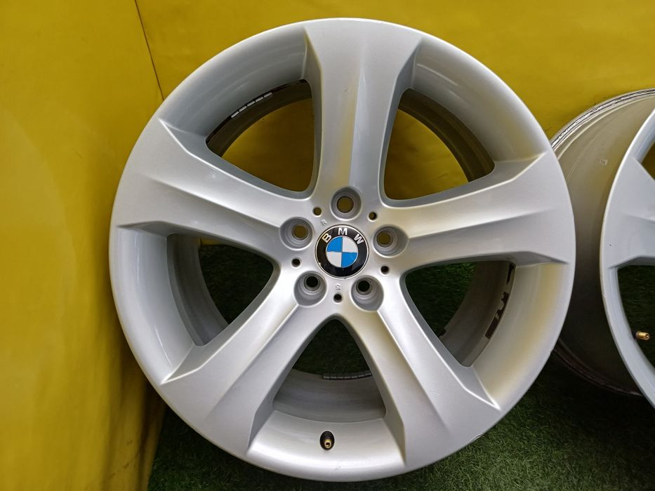 Диски 19 5x120 на BMW разноширокие.