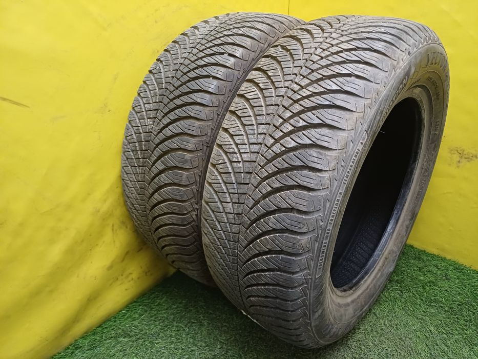 Шины 205/60 R15 Goodyear пара.
