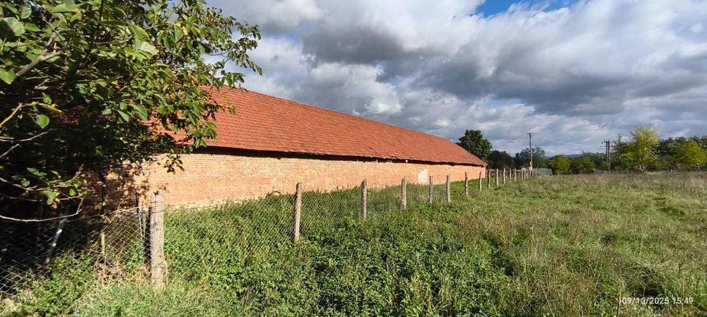 Hala de vanzare Livadia,Hunedoara