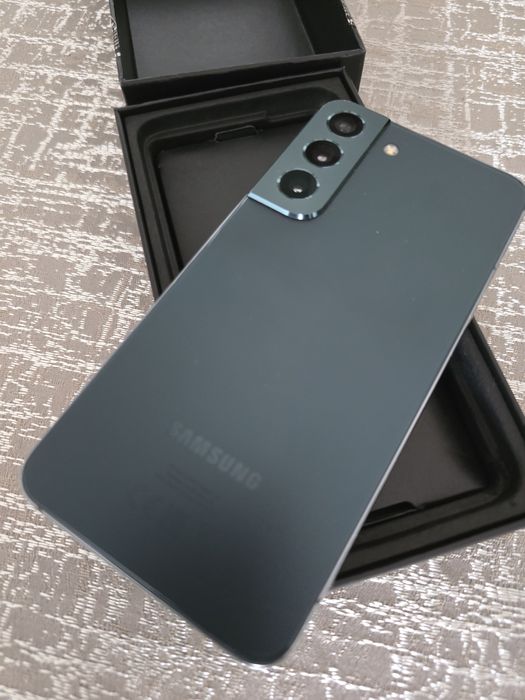 Продавам Samsung s22