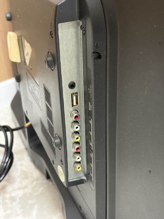 Продам телевизор HELING