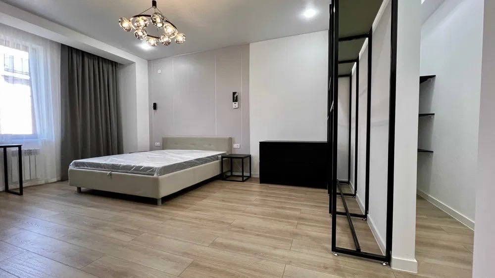 Два Блезница 3 уровна по 250м2