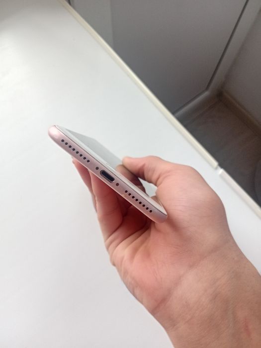 Продаюу Аифон 7+