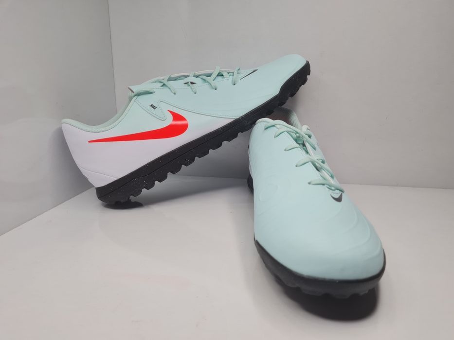 Стоножки Nike Phantom Gx 2

Чисто нови с кутия. 

Размер 45.5 стелка 2