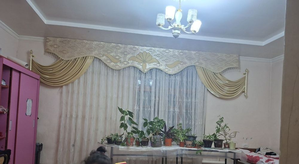 Ховли Уй сотилади срочна 6сотих 7 хона