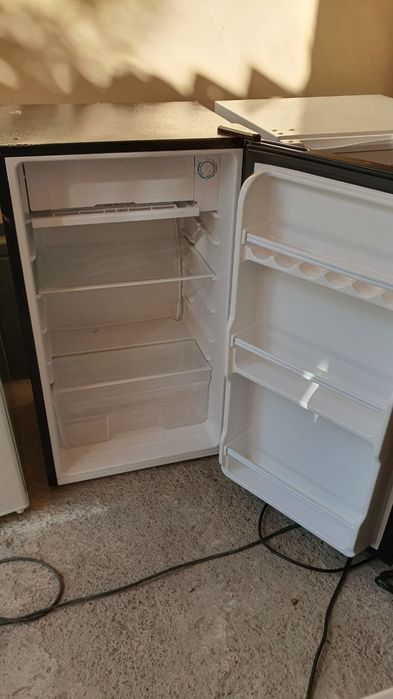 Мини халадилниклар сотилади озгина ишлаган уста ку'рмаган