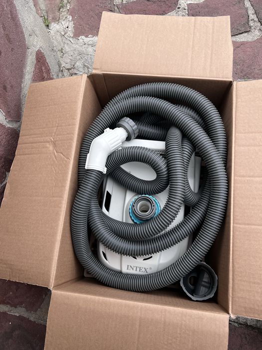 Робот за почистване на басейн intex  ZX100