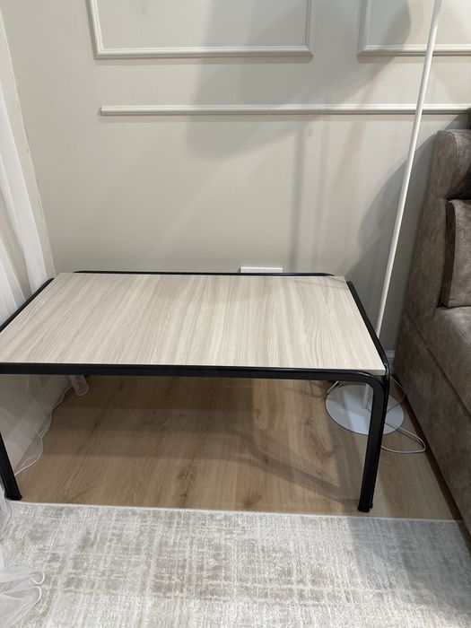 Продам стол журнальный