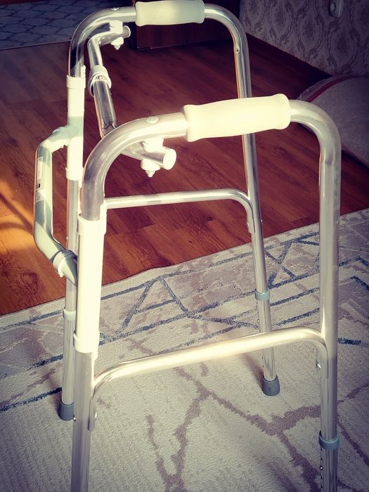 Ходунки для пожилых