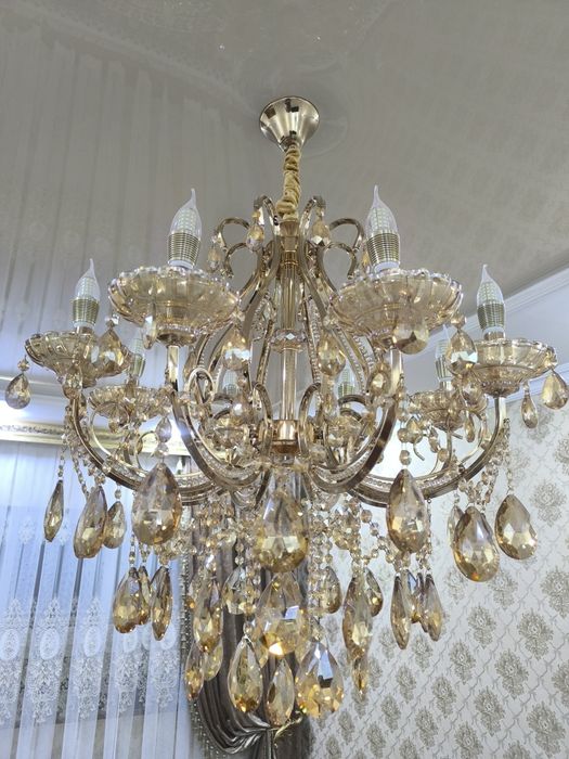 Продаю люстру очень красивая