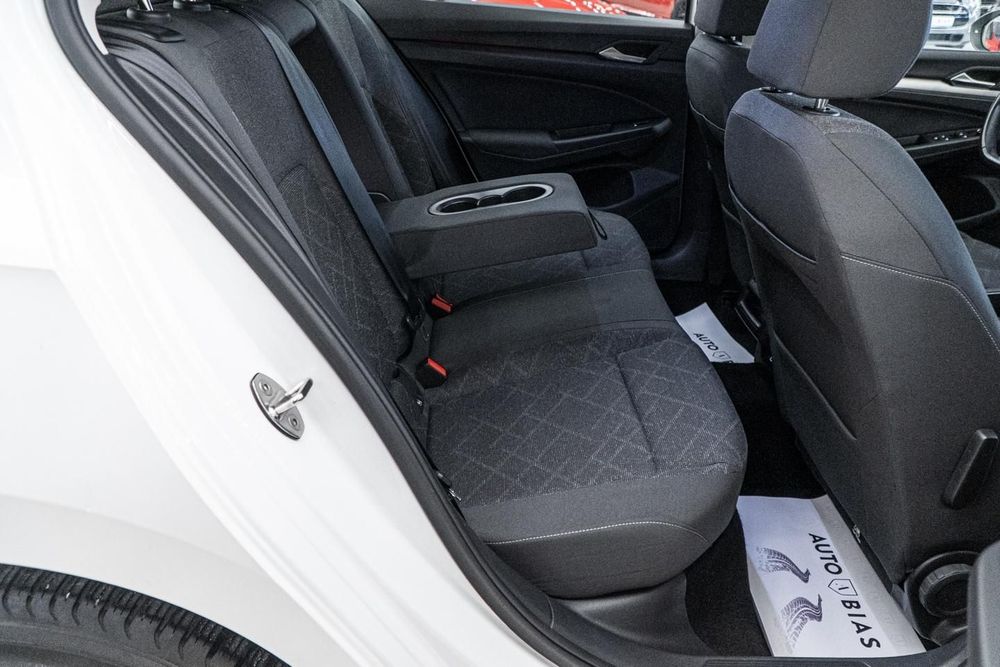 Volkswagen Golf Led/Cockpit/CarPlay/ACC/Ambientale/Tva/ Leasing - Rate FARA AVANS