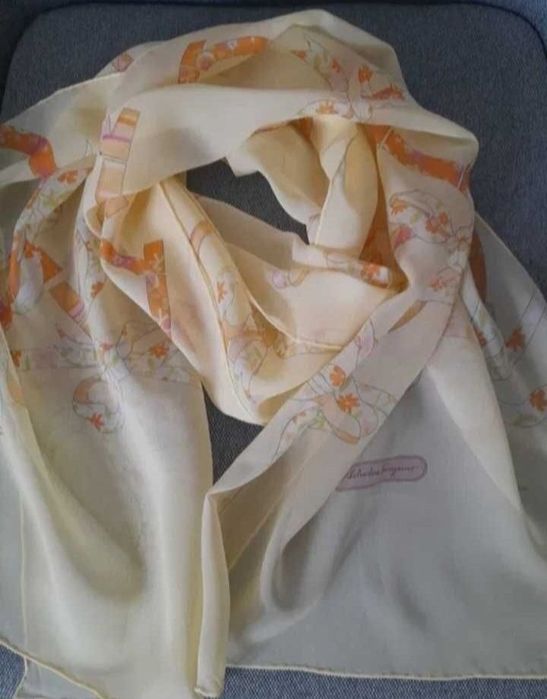 Esarfa Ferragamo, matase, 190 lei