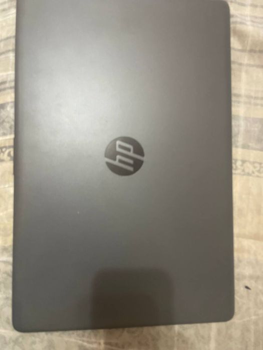 Продаю ноутбук Hp в идеальном состоянии работает отлично