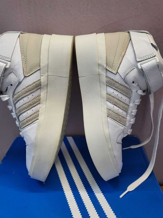 Бели кецки Adidas