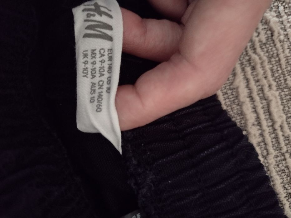 Pantaloni scurti 9-10 ani H&M