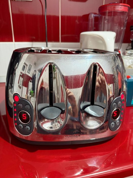 Prăjitor de pâine Breville Classique Collection cu 4 fante