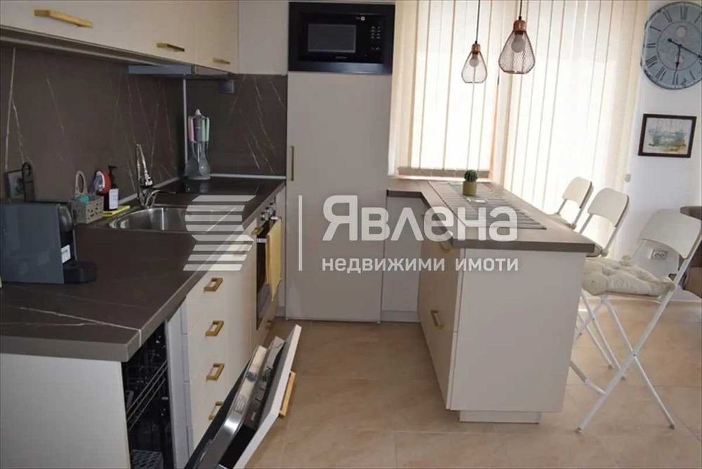 Продава се Двустаен апартамент в София, Център - 61 кв.м за 1460 €/кв.м - Снимка #2