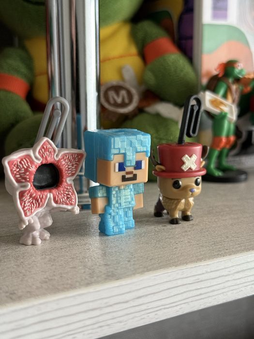 Игрушки Kinder Joy.