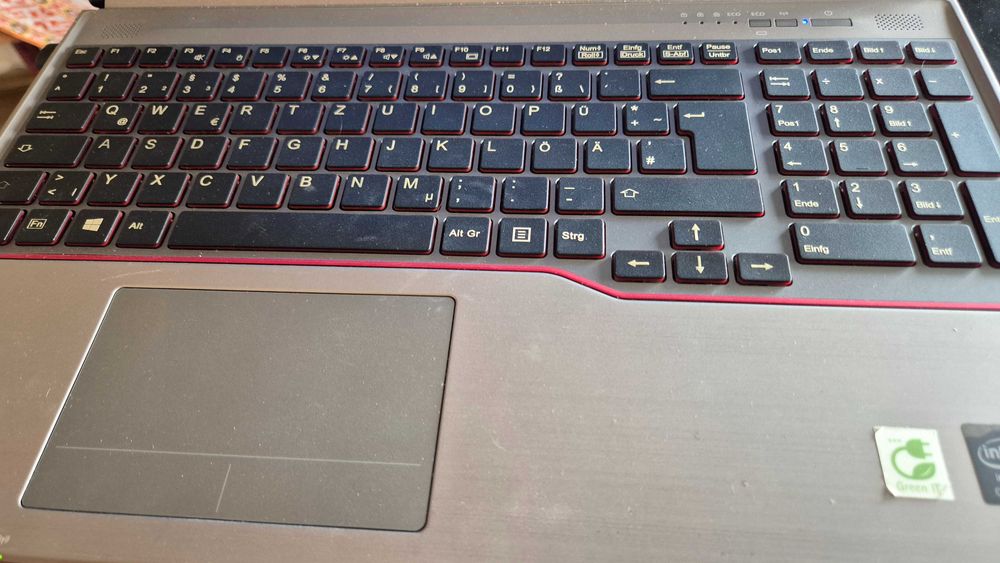 Лаптоп Fujitsu Lifebook, intel i5, ssd, 4gB ram