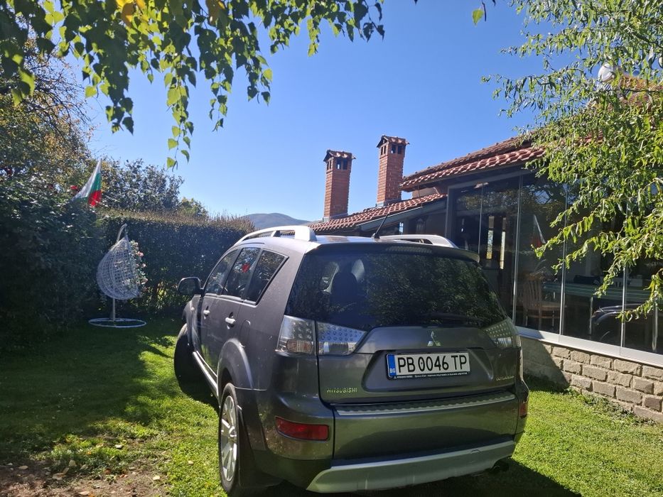 Продавам Mitsubishi Outlander