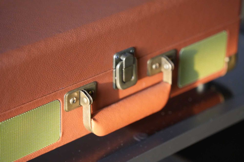 Виниловый проигрыватель. Совершенно новый