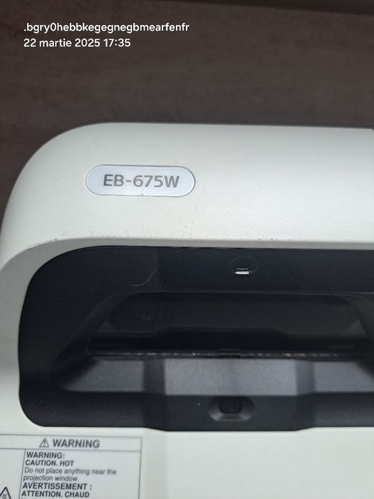 Videoproiector Epson EB-675W + suport prindere