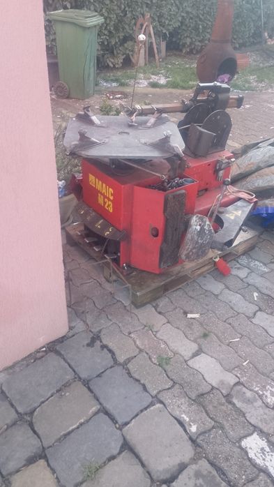 Aparat dejantat cauciucuri masini marca  Maic m23  Curent trifazic 380