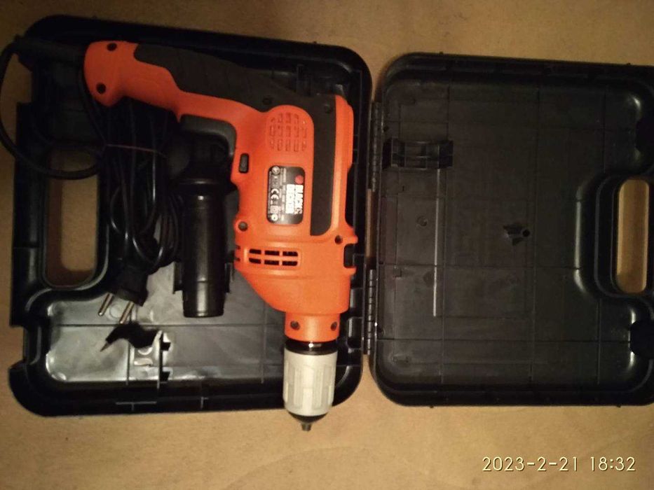 Дрелка БЛЕК ДЕКЕР 650 вата , с патронник 13 мм , почти неизползвана !