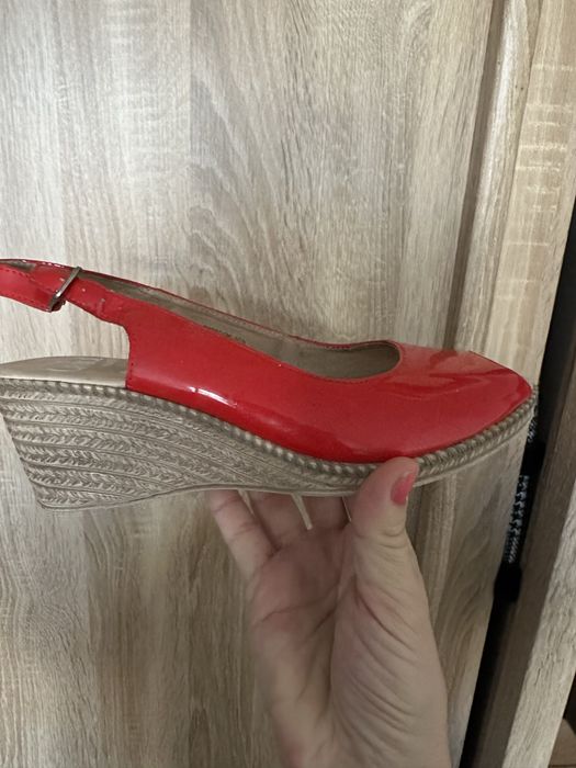 Caprice дамски сандали естествен лак 37 номер