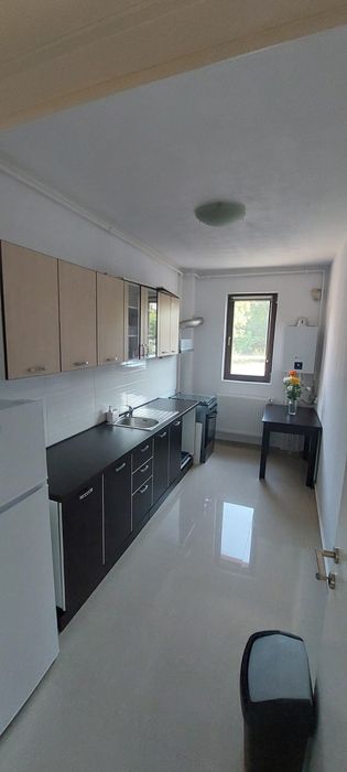 DE ÎNCHIRIAT: Apartament 2 Camere (Parter) | 2 Locuri de Parcare | Nou Renovat