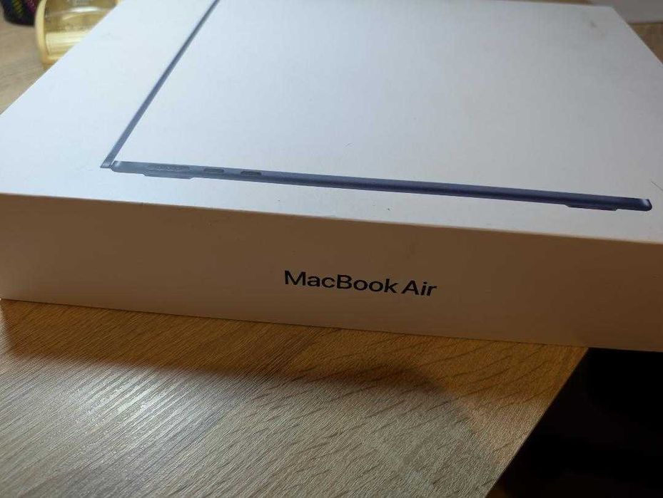 Cutie MacBook Air 13'6 inch
