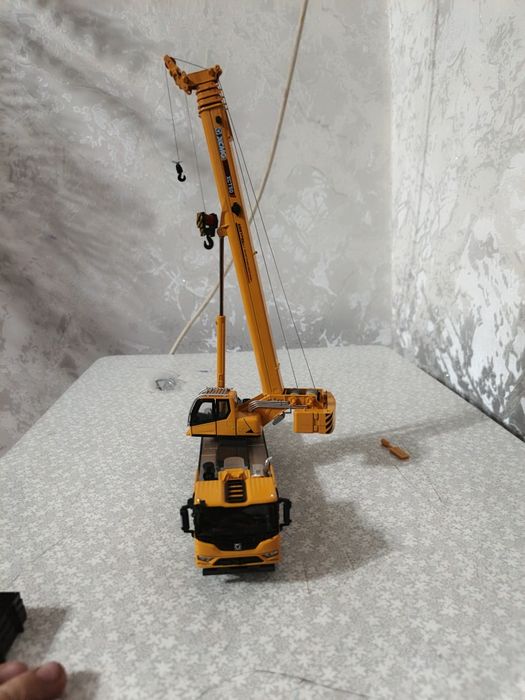 Xcmg avtokran maket sotiladi